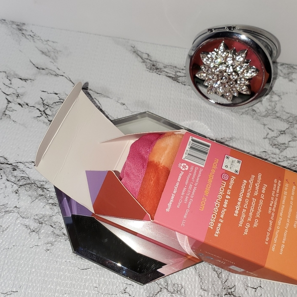 The Original MakeUp Eraser- Sunset - Picture 3 of 3